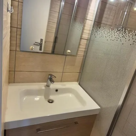 Appartement Port Dauphin 92, Mezzanine Climatisé, Vue Centre Port *